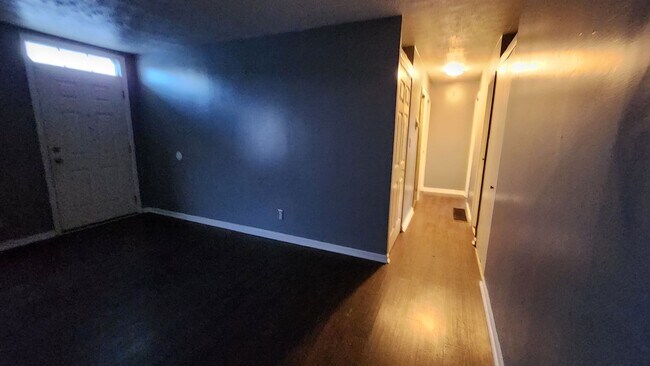 Building Photo - Perfect Home