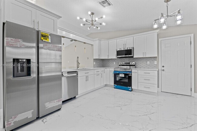 Building Photo - 1774 Glenridge St NW