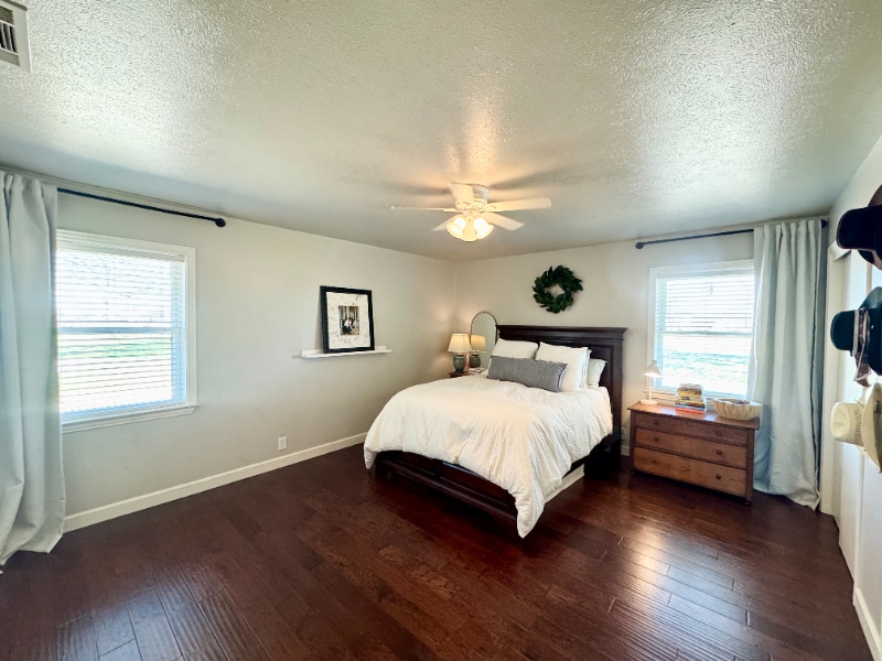 Building Photo - 880 Estelle Ln