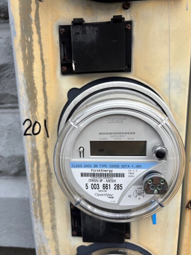 Building Photo - Move-In Ready | Two-Bedroom Apartment in Lakewood