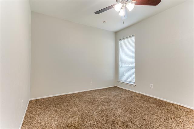 Building Photo - 638 Cranbrook Park