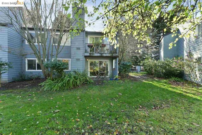 Building Photo - 18 Emery Bay Dr