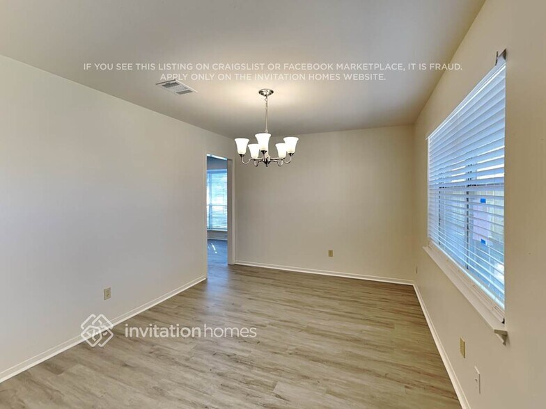 Building Photo - 4806 Lost Oak Dr