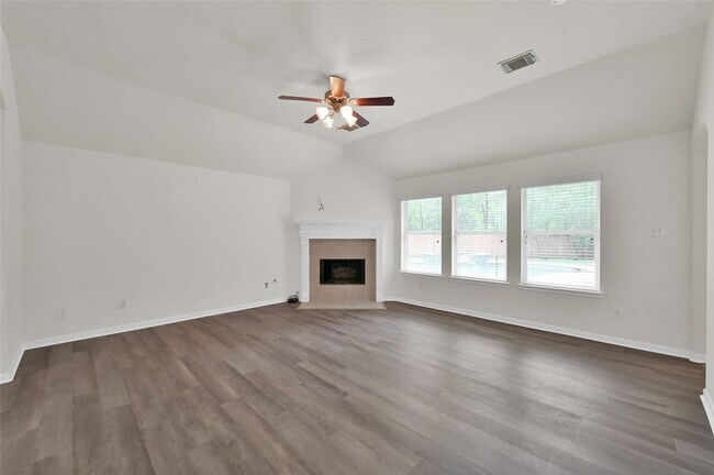 Building Photo - 10 Barker Ridge Ct