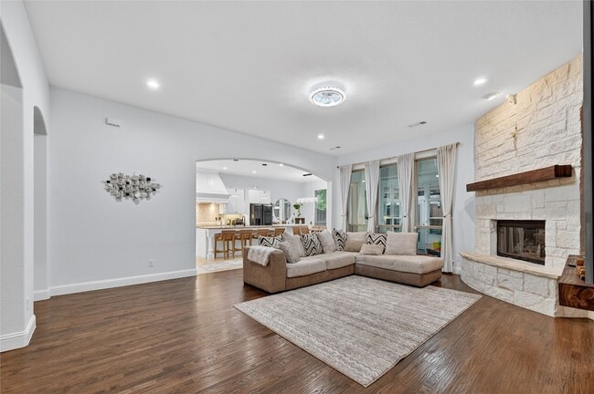 Building Photo - 400 Trailside Dr