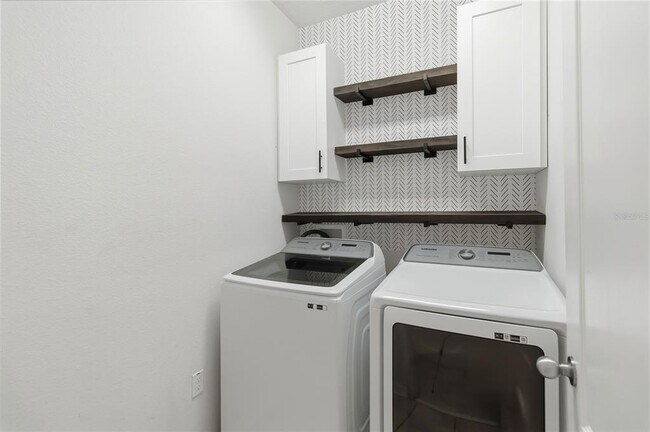 Building Photo - 3053 Red Hawk Ln