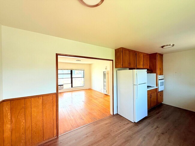 Building Photo - 2270 White St