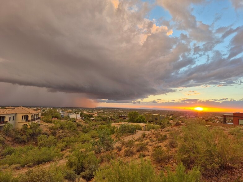 Building Photo - 2620 N Prospectors Rd