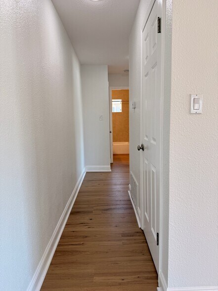 Building Photo - 1265 Bouret Dr