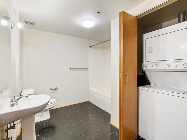 Building Photo - Marshall Wells - North facing Pearl District Loft w/parking/storage/ac