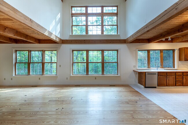 Building Photo - 38 W Mountain Ln