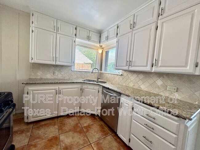 Building Photo - 5721 El Campo Ave