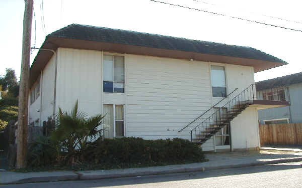 Building Photo - 22 S Lake Dr