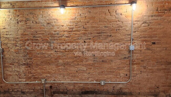 Building Photo - 1641 S Camac St