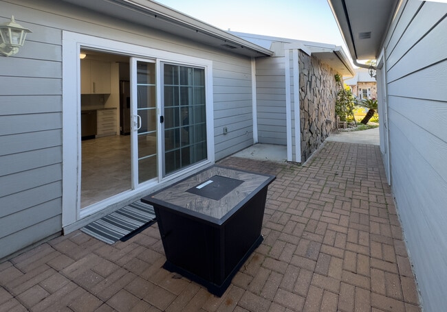 Building Photo - 931 Holbrook Cir