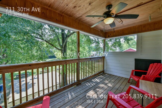 Building Photo - 711 30th Ave