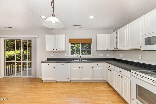 Building Photo - 128 Georgetowne Dr