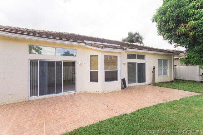 Building Photo - 6788 Las Colinas St
