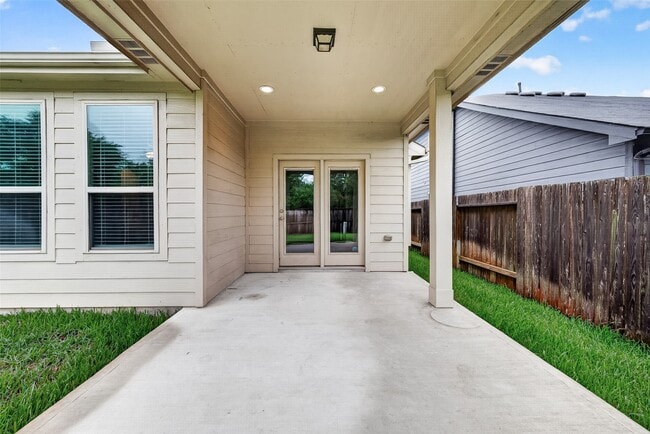 Building Photo - 2511 Sandbar Shark Ct