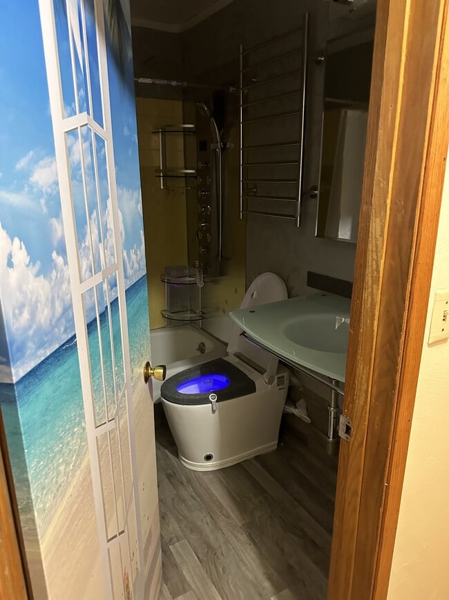 Building Photo - 6626 N Bourbon St