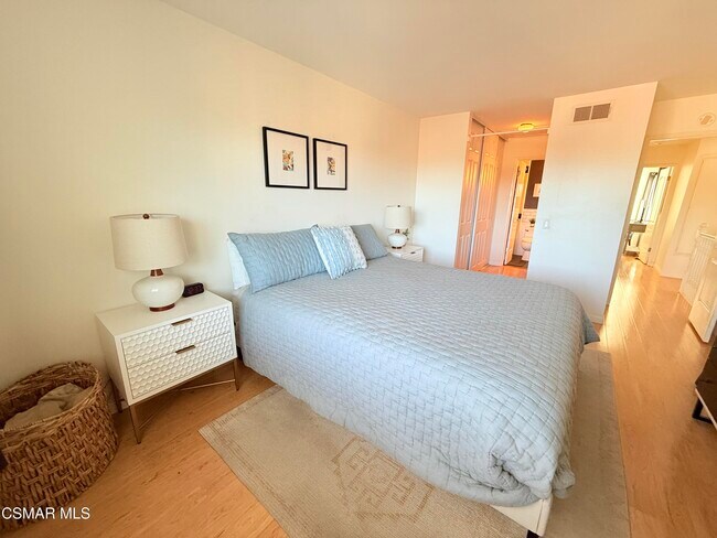 Building Photo - 647 Blue Oak Ave