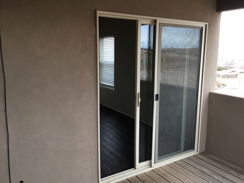 Building Photo - 709 Loma Pinon Loop NE