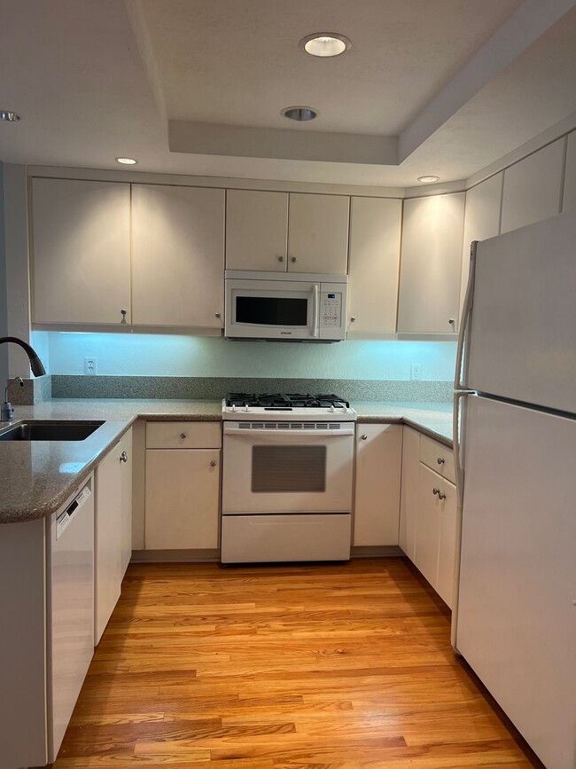 Building Photo - 6948 Camino Pacheco