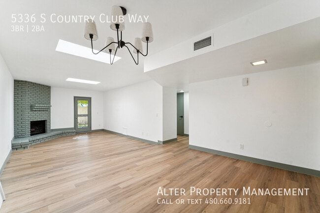 Building Photo - 5336 S Country Club Way