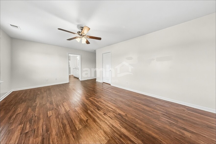 Building Photo - 203 Bushwood Dr