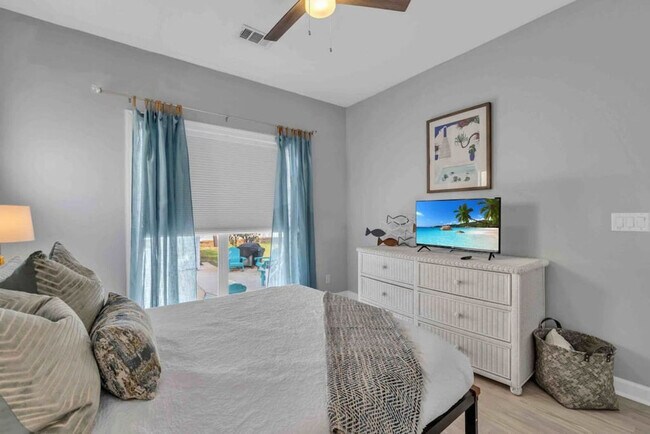 Building Photo - 61 Sunfish St