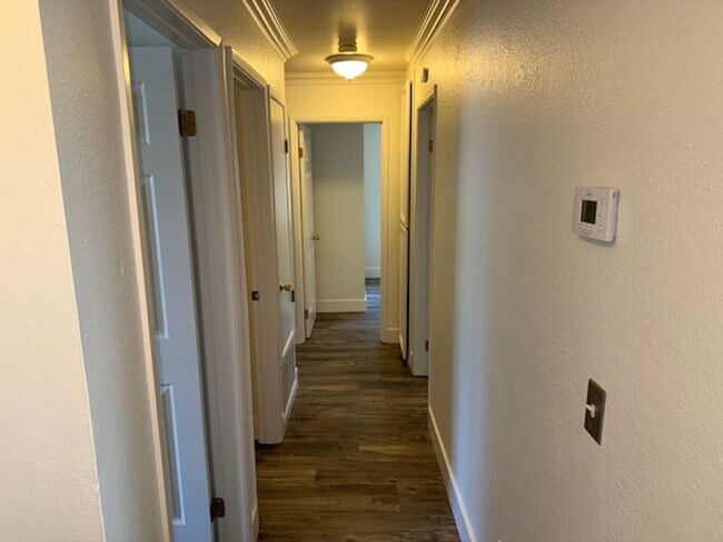 Building Photo - Wonderful 4 bedroom single story with sola...