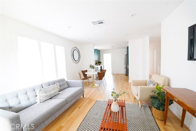 Building Photo - 3642 6th Ave