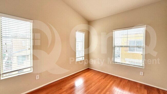 Building Photo - 900 S 94th St