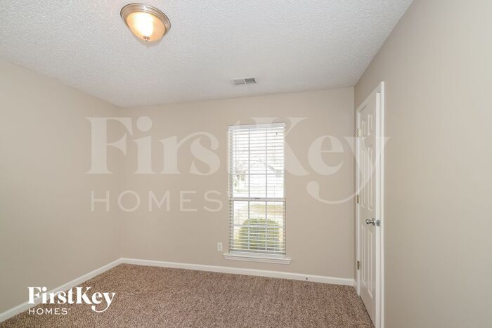 Building Photo - 125 Cedar Bend Dr