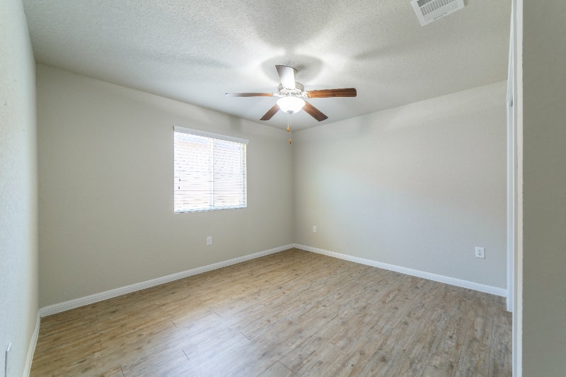 Building Photo - 10126 Relic Oaks