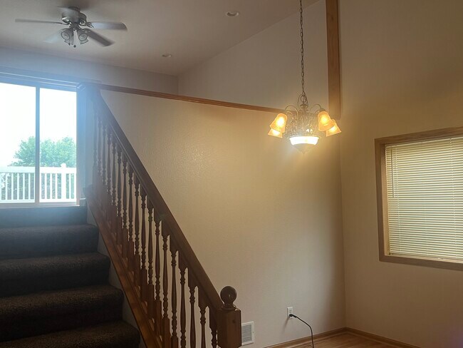 Building Photo - 4248 Red Hawk Dr SE
