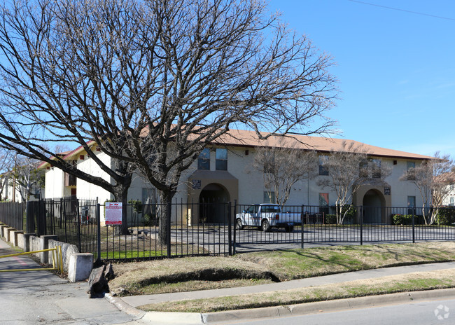 Building Photo - El Rancho Escondido Apartments