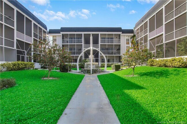 Building Photo - 630 SE Ocean Blvd