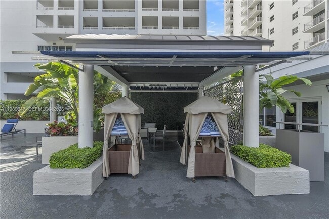 Building Photo - 185 SE 14th Terrace