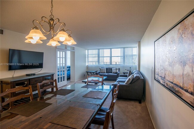 Building Photo - 2017 S Ocean Dr