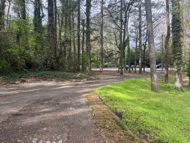 Building Photo - 3691 Ashford Dunwoody Rd NE