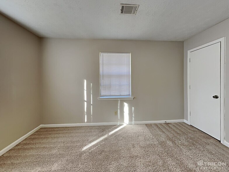 Building Photo - 5272 Omalley Ln