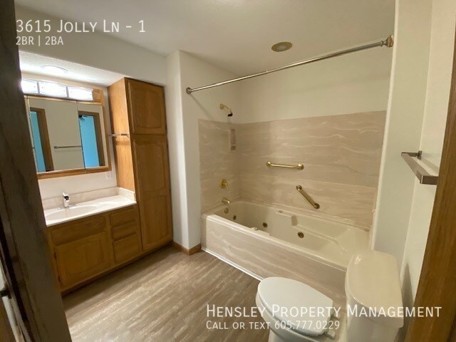 Building Photo - 3615 Jolly Ln
