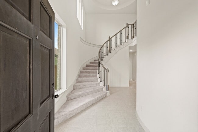 Building Photo - 6018 Bristol Spur Ln