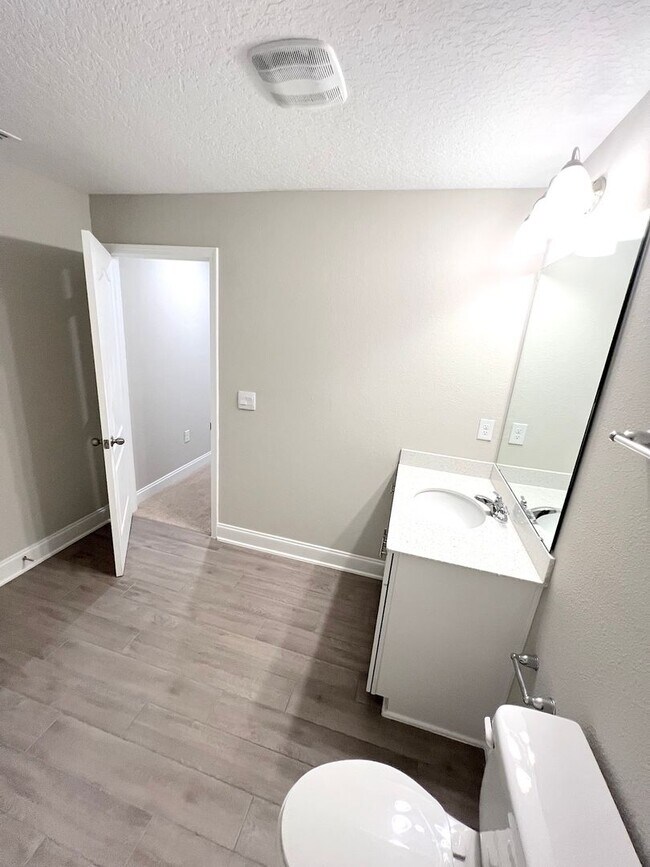 Building Photo - GORGEOUS 5 Bed 4 Bath 3 Car Garage HOME w COMMUNITY POOL for RENT!