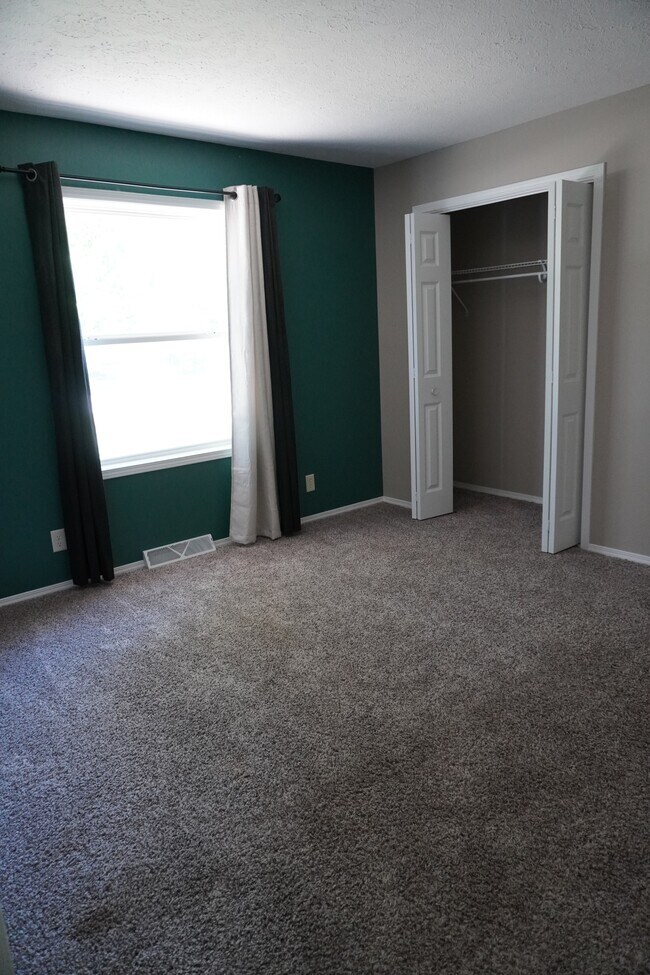 Building Photo - 37 Ems D22A Ln