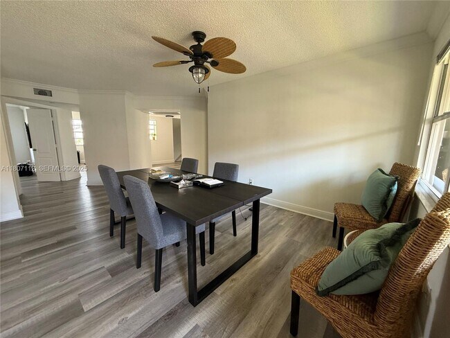 Building Photo - 2634 SE 21st Ct