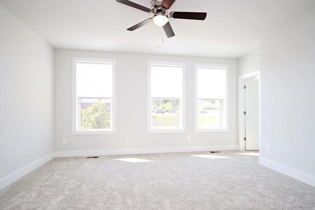 Building Photo - Pet-Friendly Brookhill Commons Townhome-Style Condo