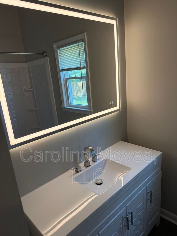 Building Photo - 102 Woodhaven Ct