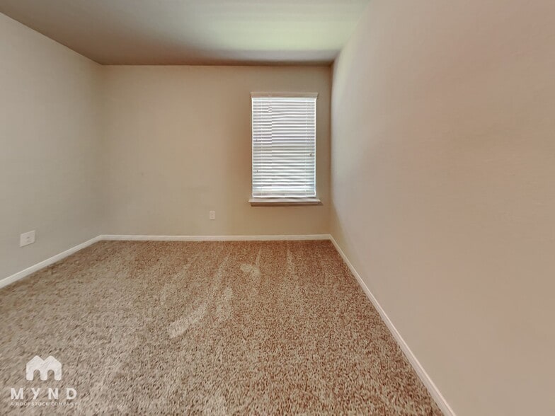 Building Photo - 8111 Carillon Way